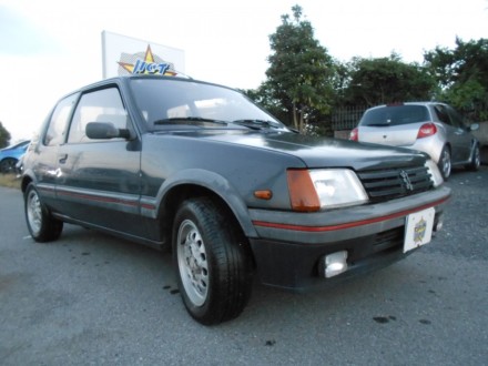 プジョー205　1.6　GTi 入庫しました
